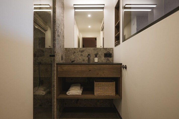 Room 41 of 67