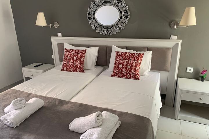 Room 27 of 35