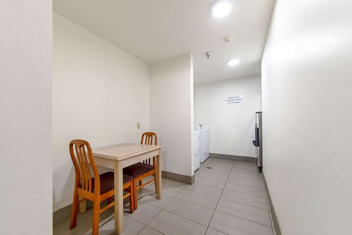 Room 33 of 39