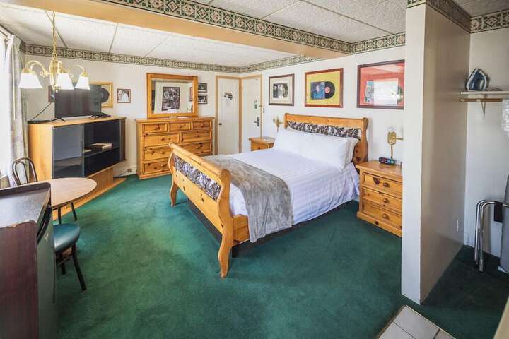 Room 15 of 74