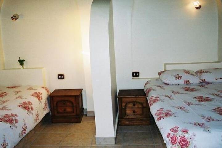 Room 4 of 17