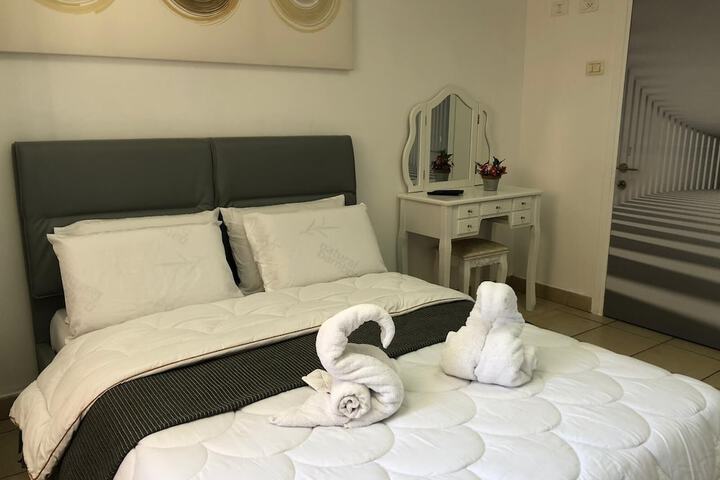 Room 32 of 140