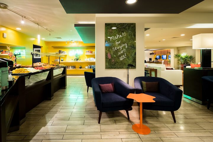 Lobby lounge