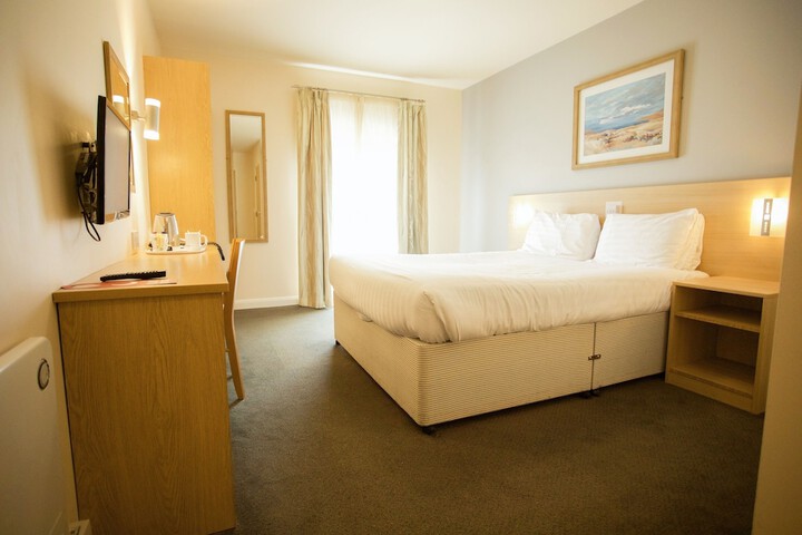 Room 9 of 29