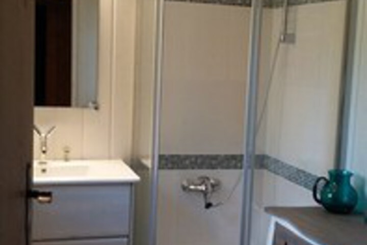 Room 2 of 11