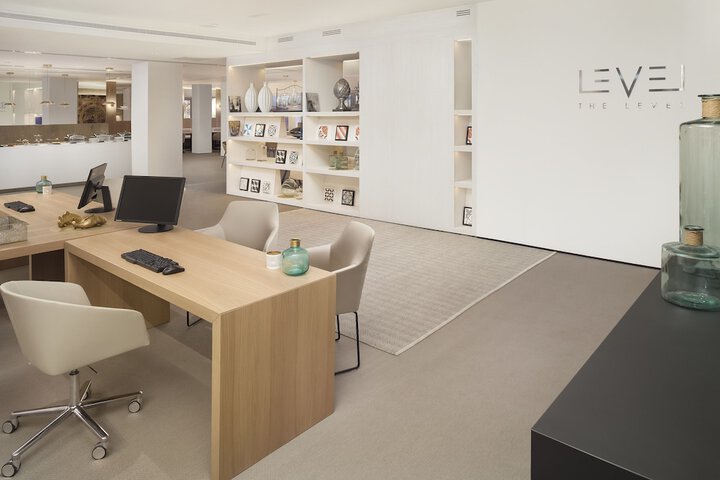 Concierge desk