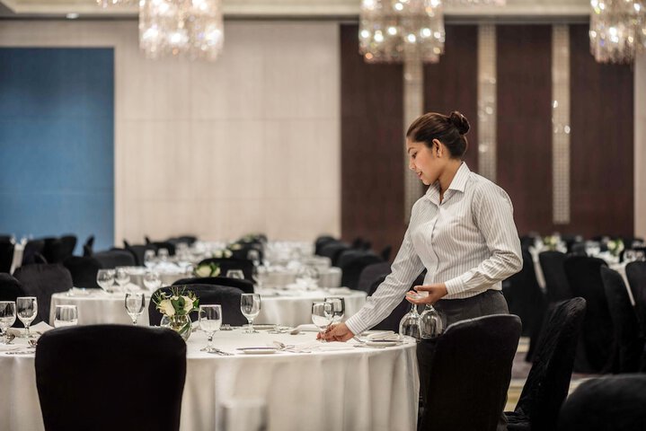 Ballroom/Hall 123 of 154