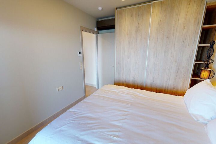 Room 14 of 99
