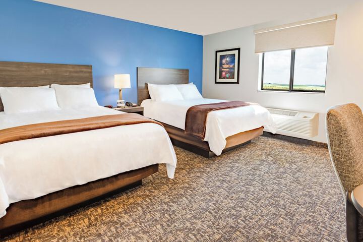 2 Queen Beds (14 of 17)