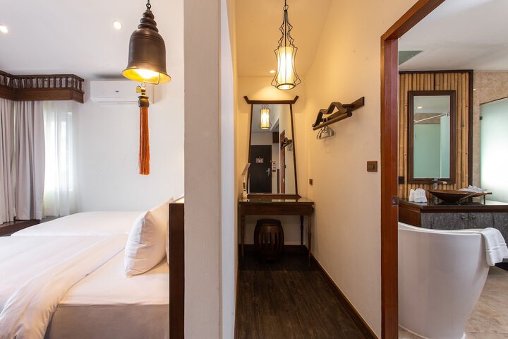 Room 34 of 110