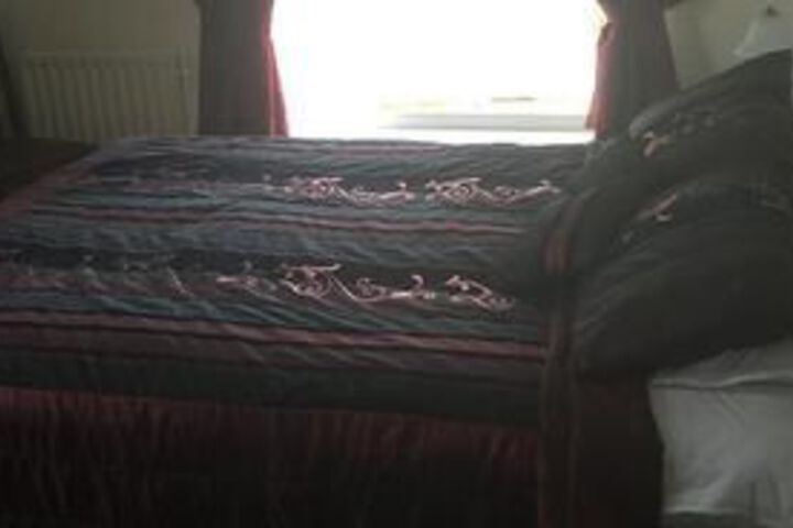 Room 8 of 16