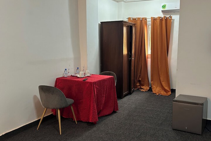 Room 163 of 307