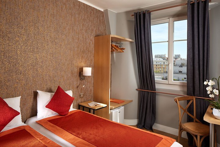 Room 3 of 29