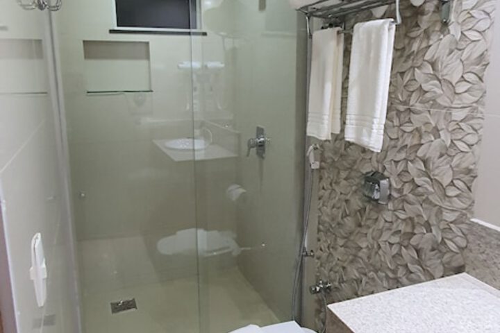 Room 34 of 58