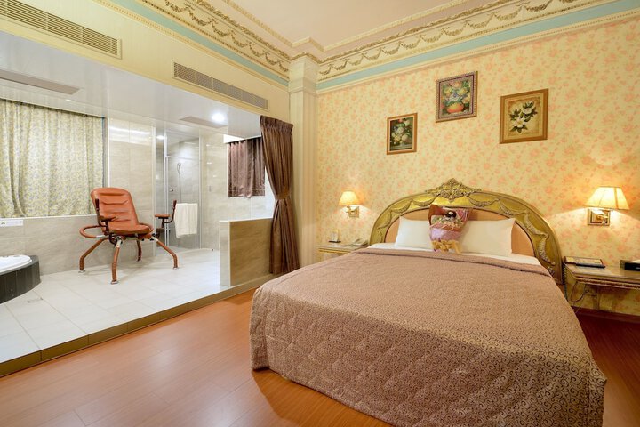 Room 22 of 64