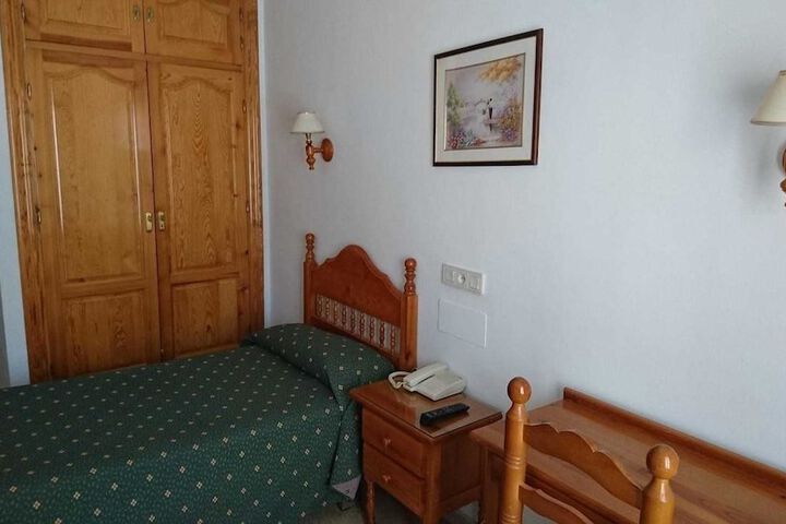 Room 4 of 35
