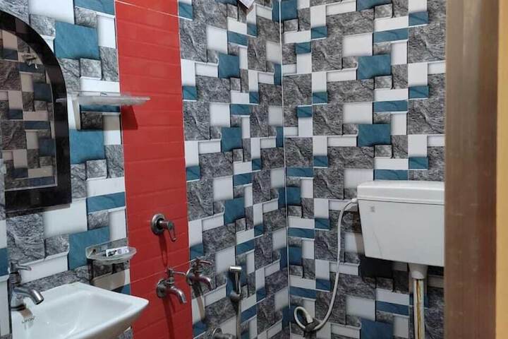 Room 18 of 27