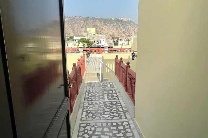 Room 23 of 73
