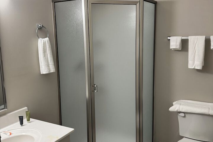 Room 7 of 12
