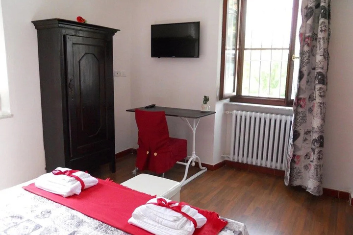 Room 3 of 16