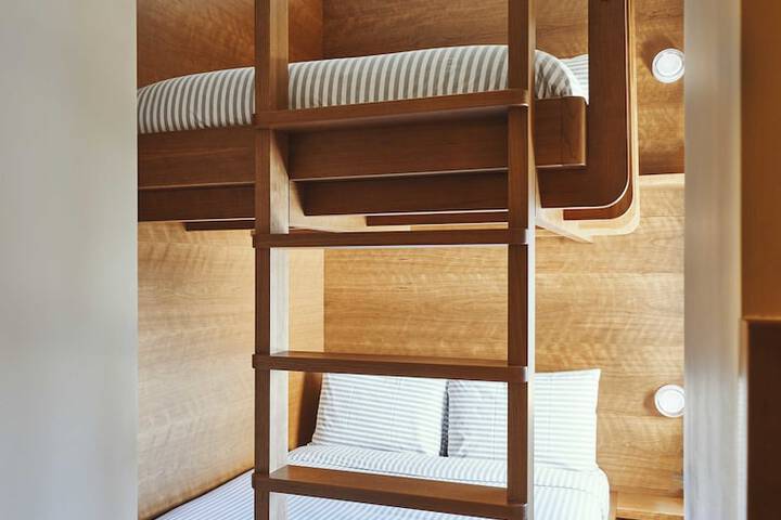 Room 1 of 3