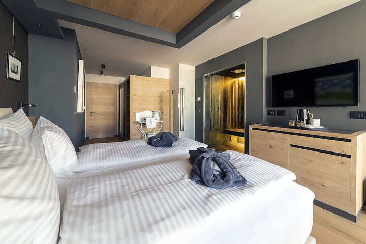 Room 19 of 44
