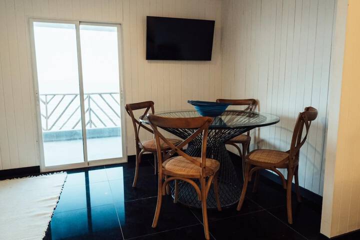 Room 3 of 52