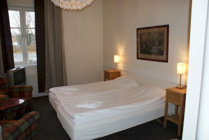 Room 9 of 21