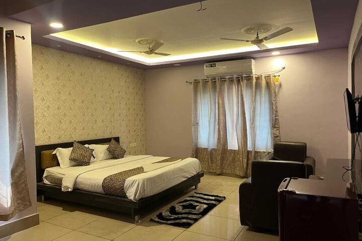 Room 27 of 43