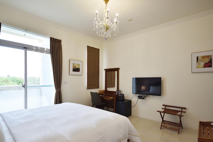 Room 5 of 49
