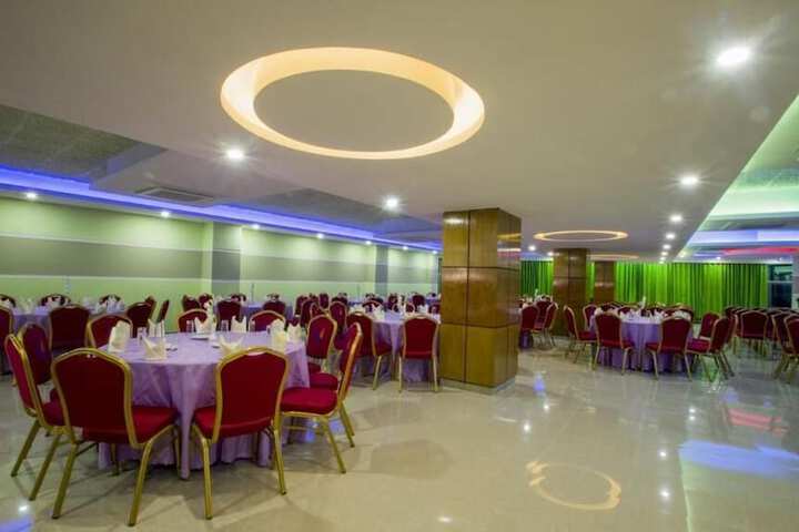Ballroom/Hall 43 of 55