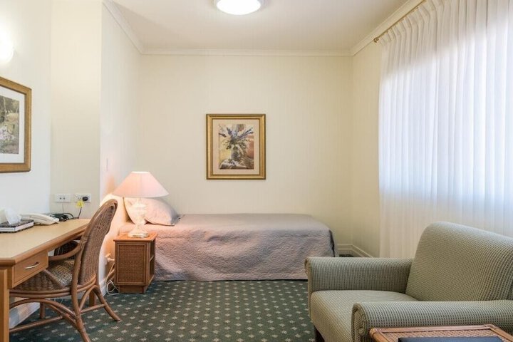 Room 9 of 24