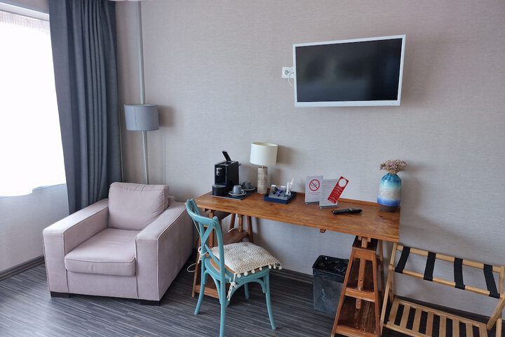 Room 33 of 58