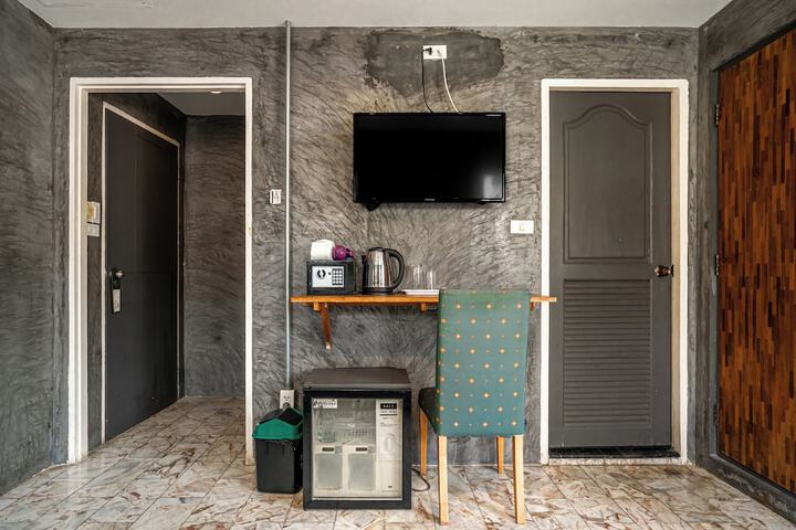 Room 7 of 27