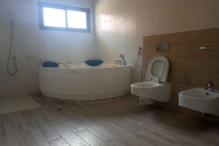 Room 16 of 24