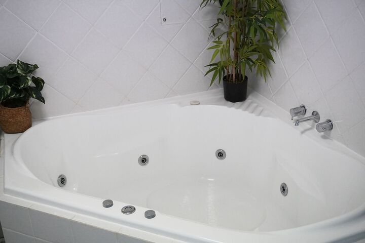 Spa 34 of 53