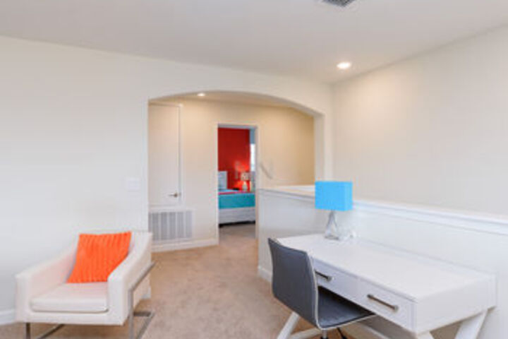 Room 383 of 687