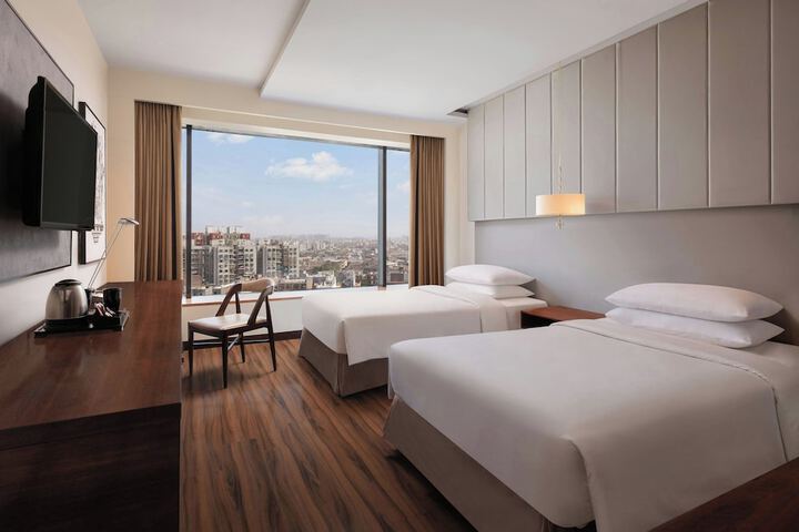 Room 19 of 77