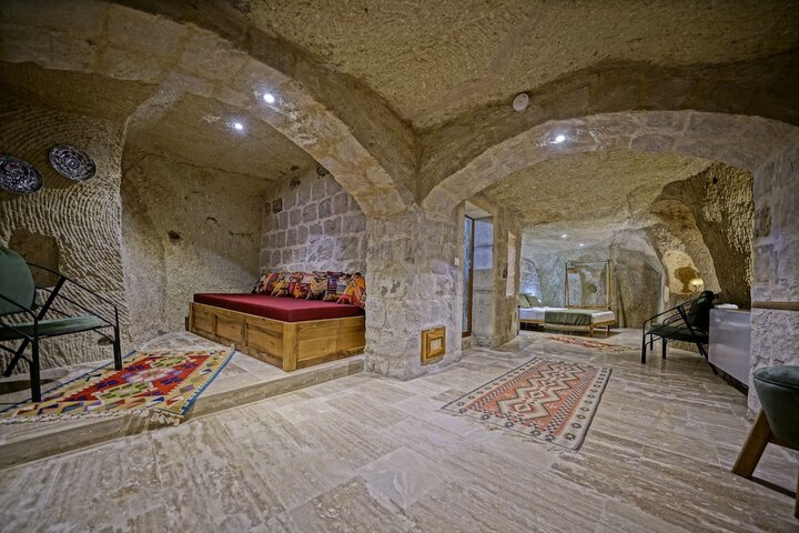 Room 9 of 90