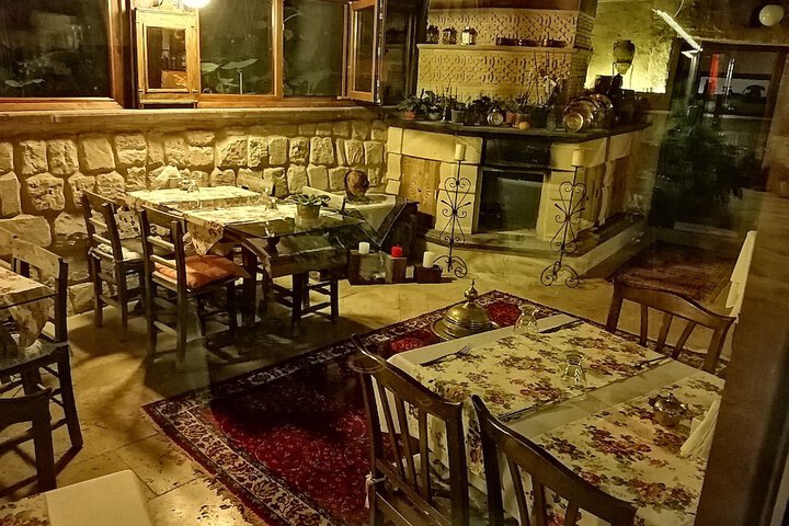 Dining 84 of 109