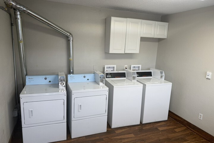Laundry 20 of 33