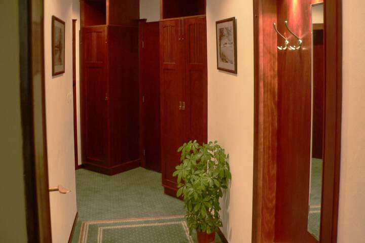 Ballroom/Hall 52 of 61