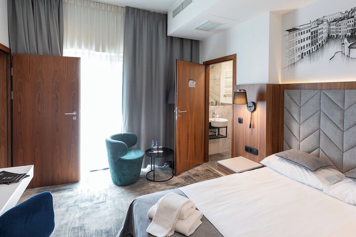 Room 26 of 110