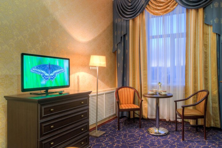 Room 16 of 54