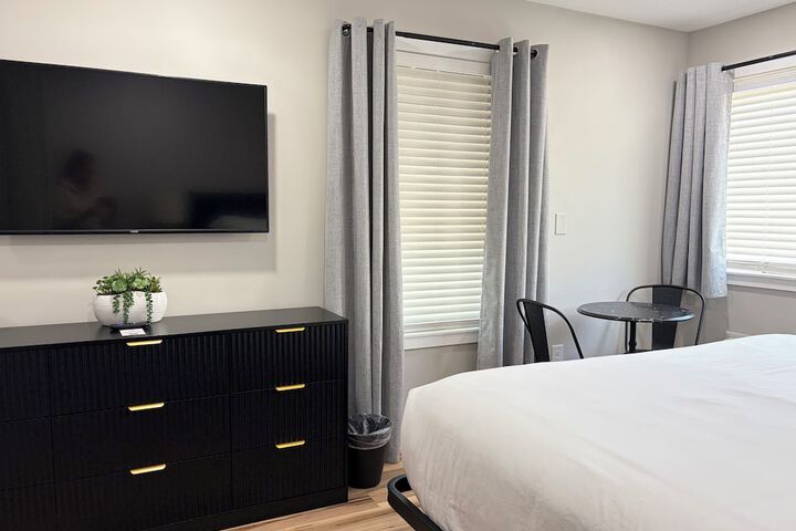 Room 33 of 53