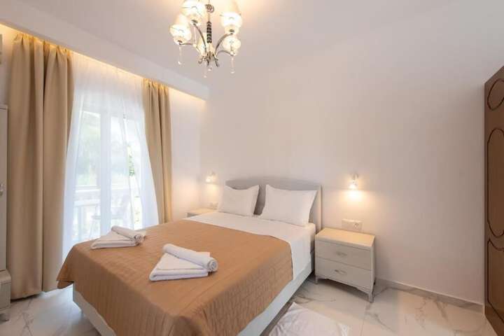 Room 2 of 20