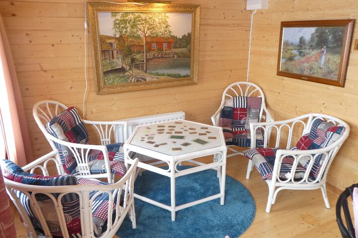 Lounge 50 of 73