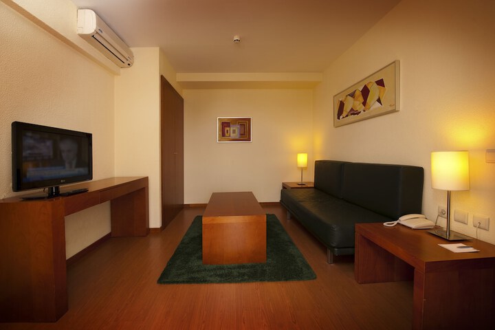 Room 11 of 49