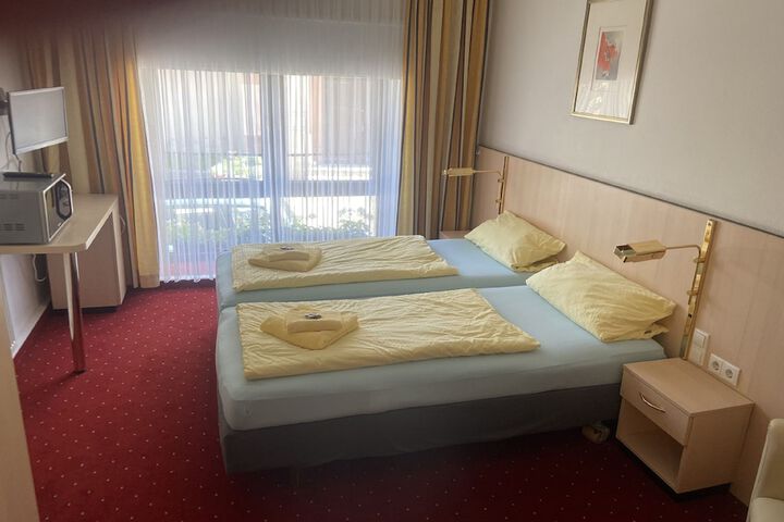 Room 9 of 23