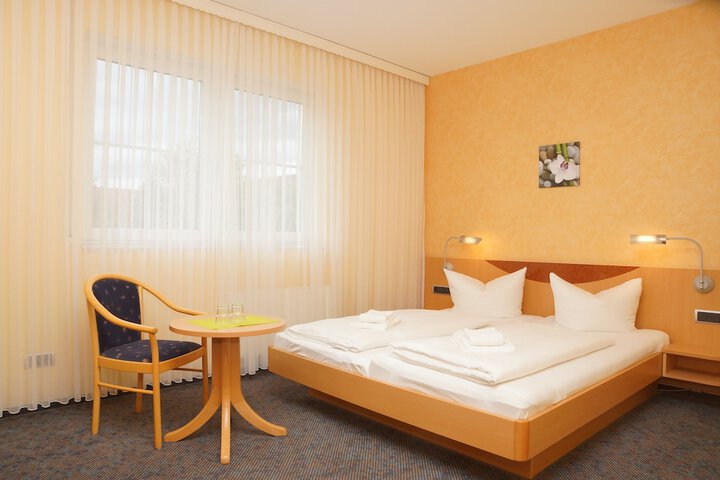 Room 15 of 64